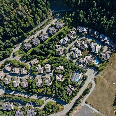 Taluswood The Heights 18 | Mountainside Townhome W/ Ski Access, Hot Tub, Tranquil Views Whistler Exterior foto